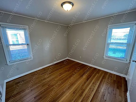4th image of 12884 Woodbine