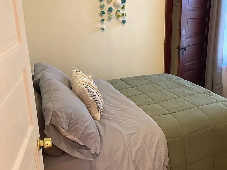 2522 N Oakland Ave — Photo 10
