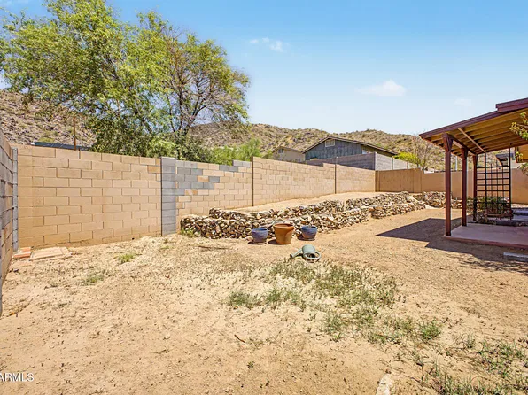 1516 W SHANGRI LA Road, Phoenix, AZ 85029