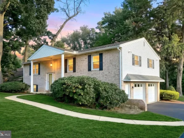 205 W 4th St, Dallastown, PA 17313