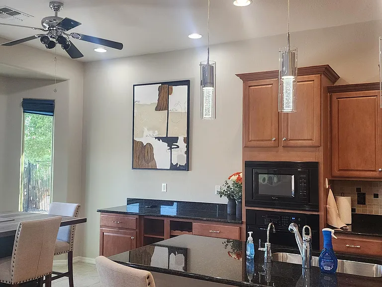 26990 W Burnett Rd — Photo 6