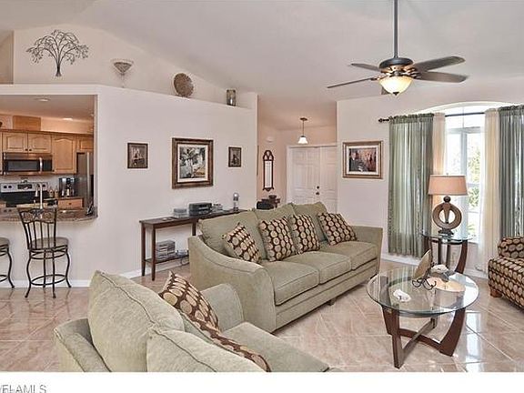 5th image of 4313 SW 19th Ave