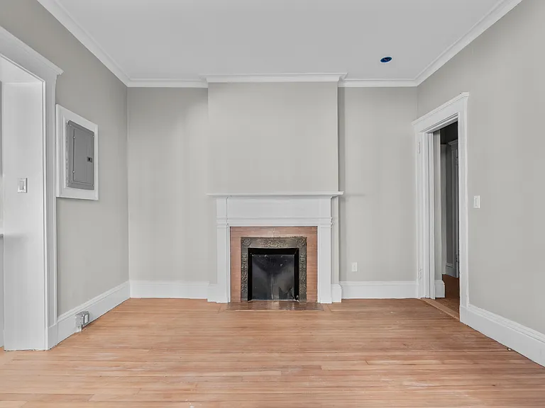 6 Washington Ave #3 — Photo 2