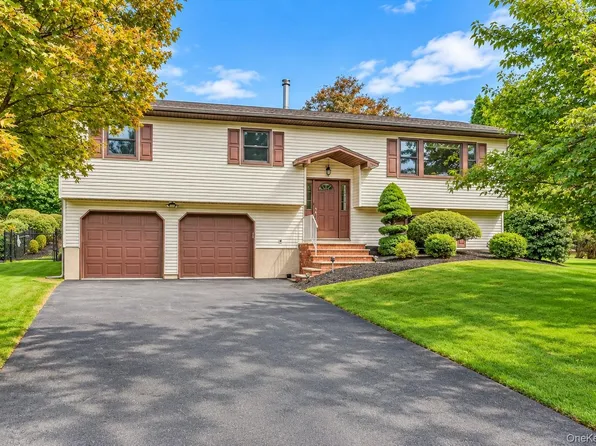 4 Letts Circle, Monroe, NY 10950