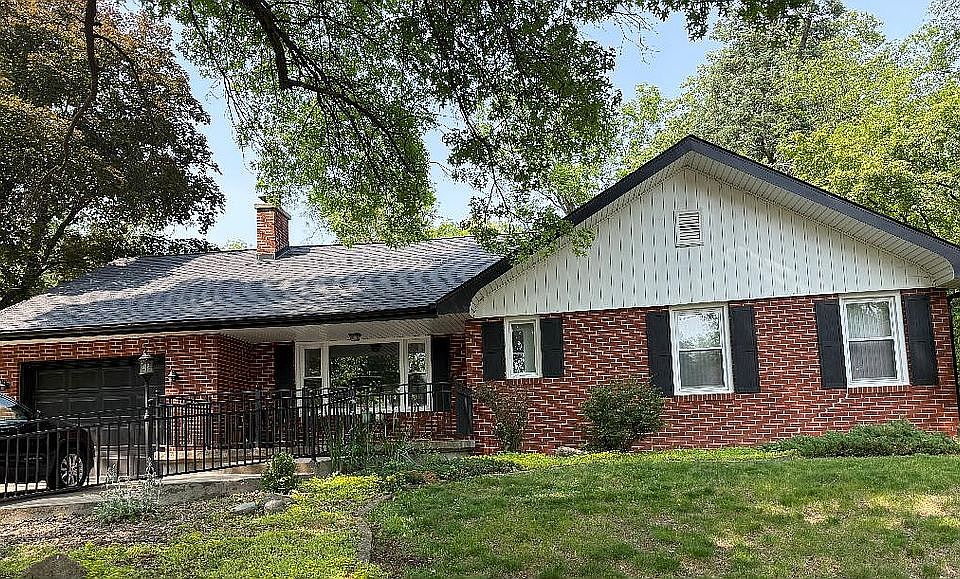 1st image of 219 Hillcrest Dr