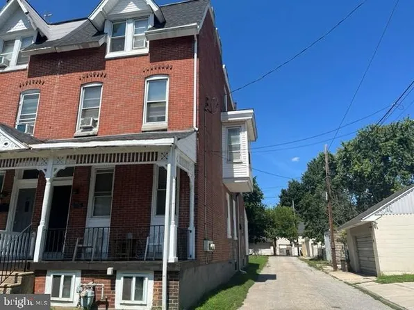 911 W Lafayette St, Norristown, PA 19401