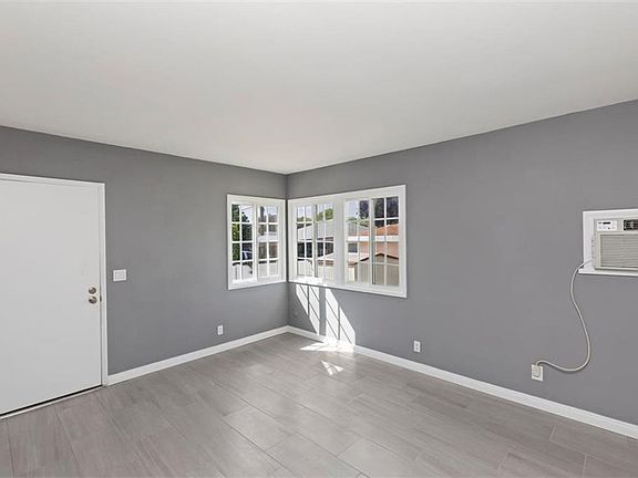 5th image of 433 N Basque Ave