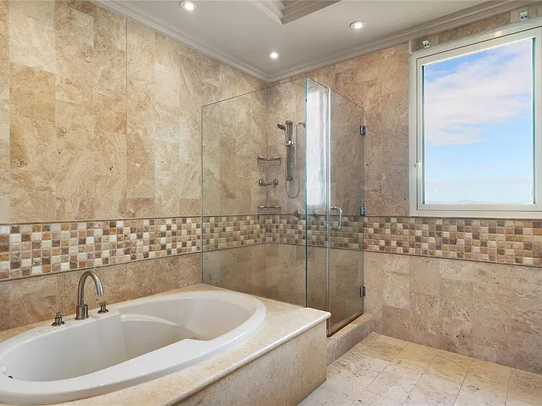 500 Ocean Dr #553 — Photo 34
