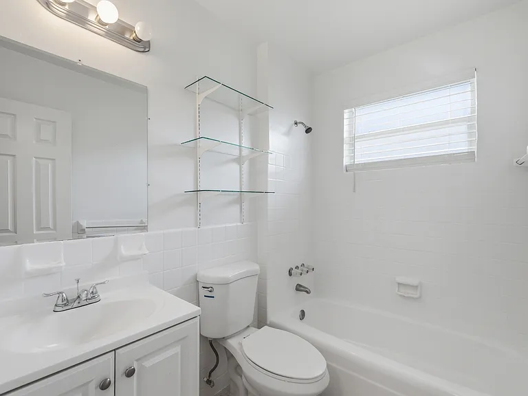 7211 Venetian St #3 — Photo 13