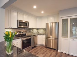 26 Lexington Ct, Red Bank, NJ 07701