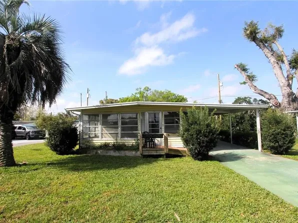 6021 Ridgewood Dr, Zephyrhills, FL 33542