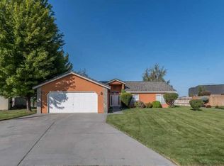 5703 Aspen Dr, West Richland, WA