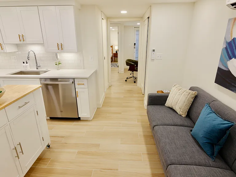 921 S Carolina Ave SE #BASEMENT — Photo 3