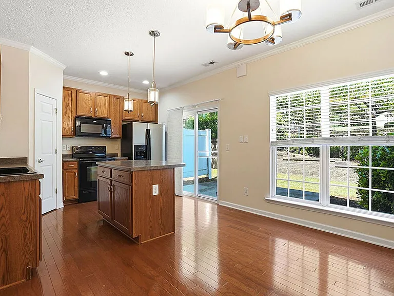 101 Fanwood Ct — Photo 13