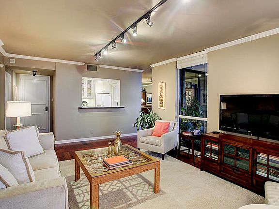4th image of 5001 Woodway Dr Unit 1505