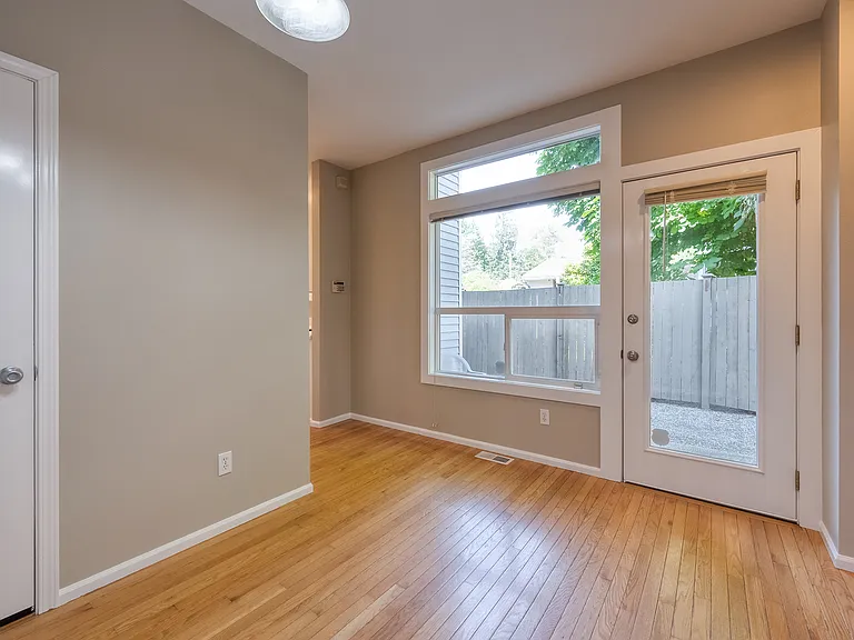 Access to the side yard and the garage