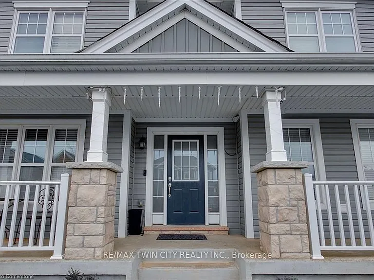 18 Blue Oak St — Photo 2
