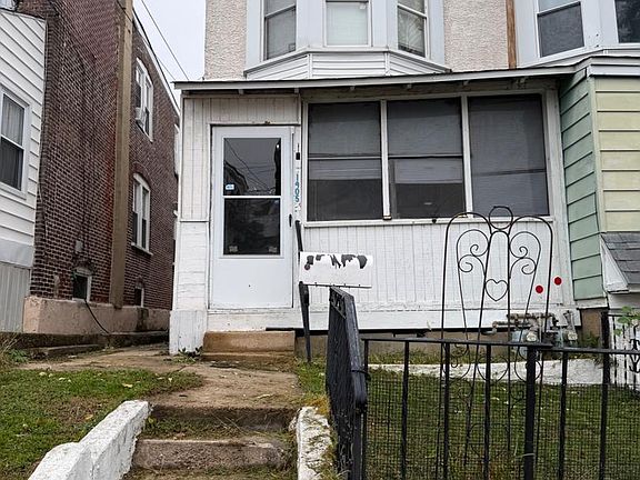 2nd image of 1405 Hewes Ave