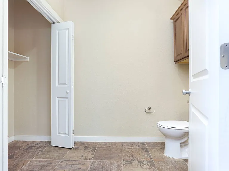 211 Circle Ct — Photo 15