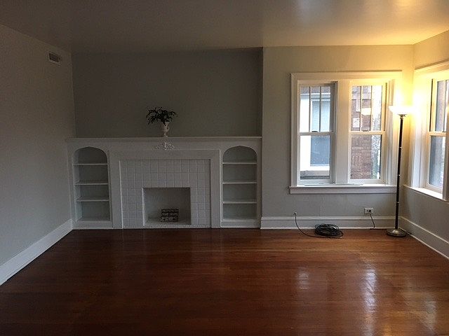1st image of 5922 N Artesian Ave #2