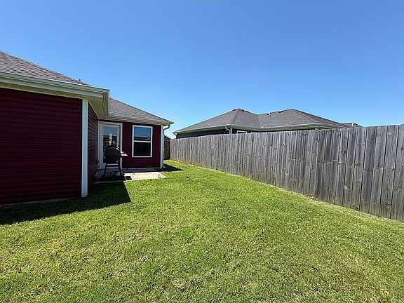 3rd image of 413 Eagle Edge