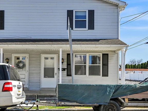 4th image of 25 & 27 N Church St