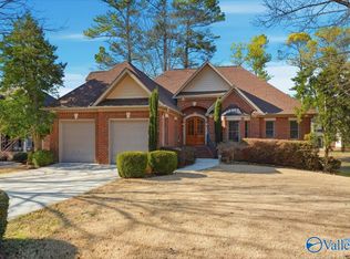 1709 Weymouth Ln NW, Huntsville, AL 35806