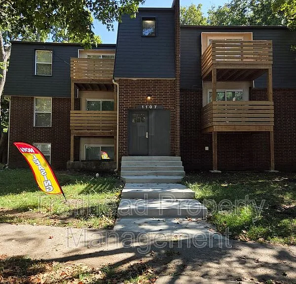 1107 W 40th St #1 — Photo 1