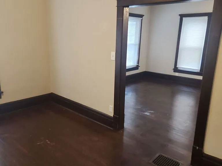 55 N Fulton Ave — Photo 3