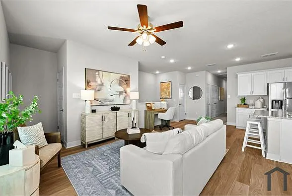 3 bed, 1292 sqft, $1,800 — Photo 2