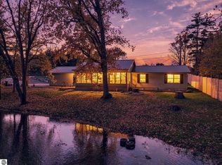89 River Dr, Merritt, MI 49667