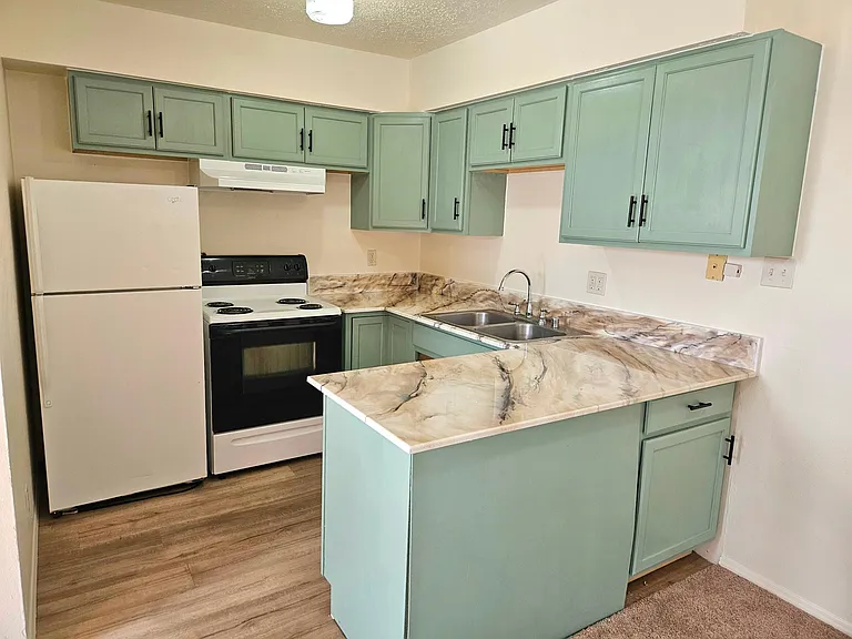304 Western Skies Dr SE #4 — Photo 1