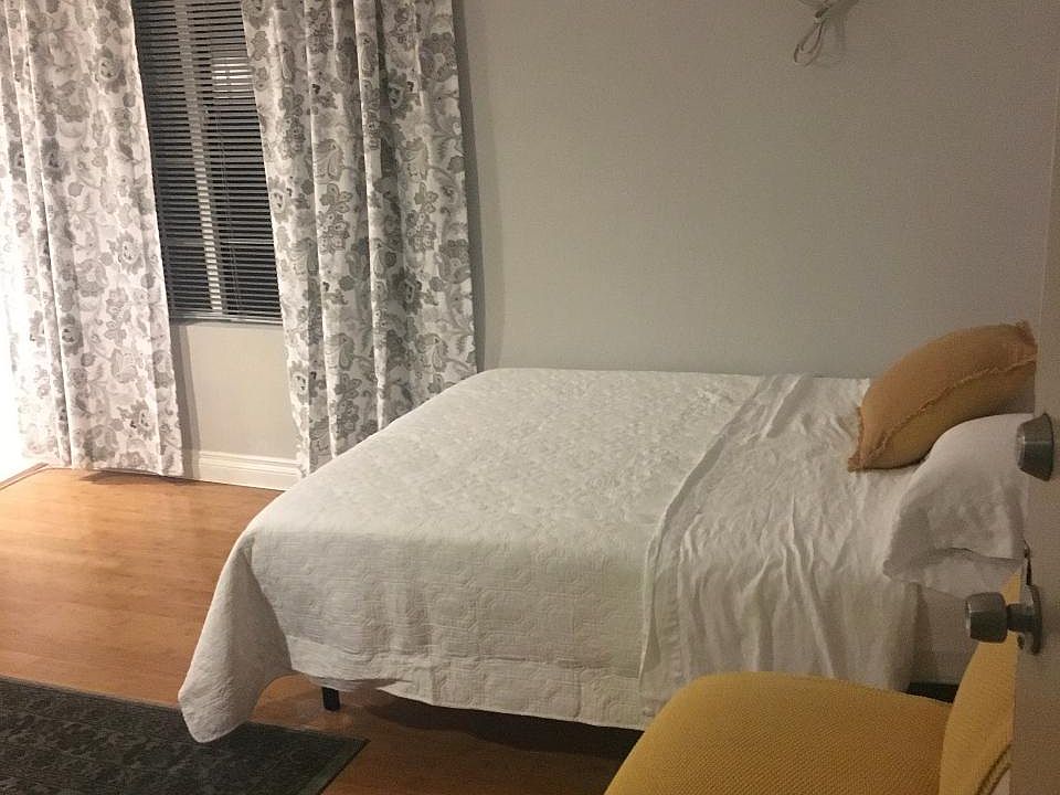 2nd image of 2745 W Avenue 31 #G