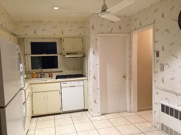 4th image of 16815 Jewel Ave