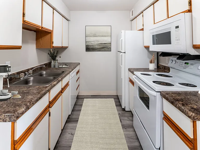Walnut Creek Apartments — Photo 12
