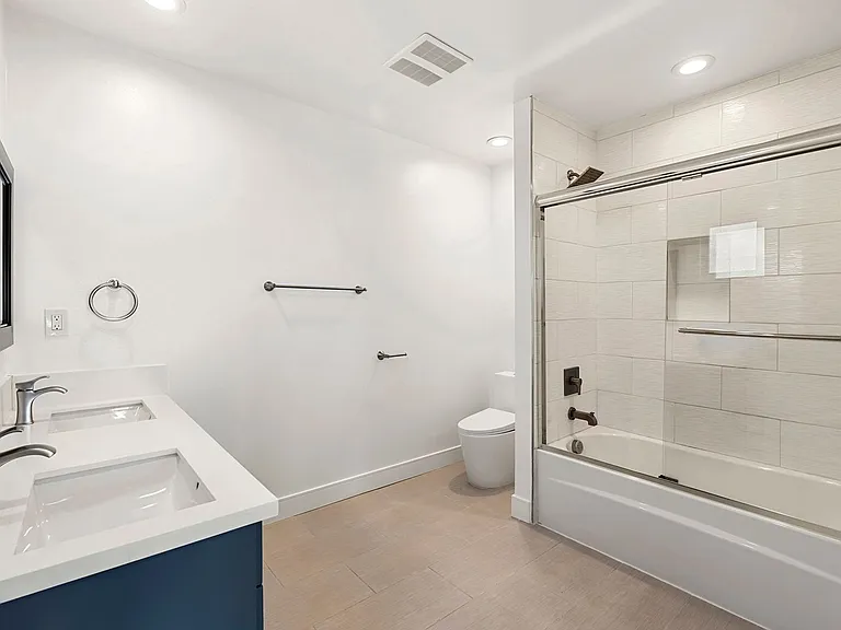 2414 S West View St — Photo 38