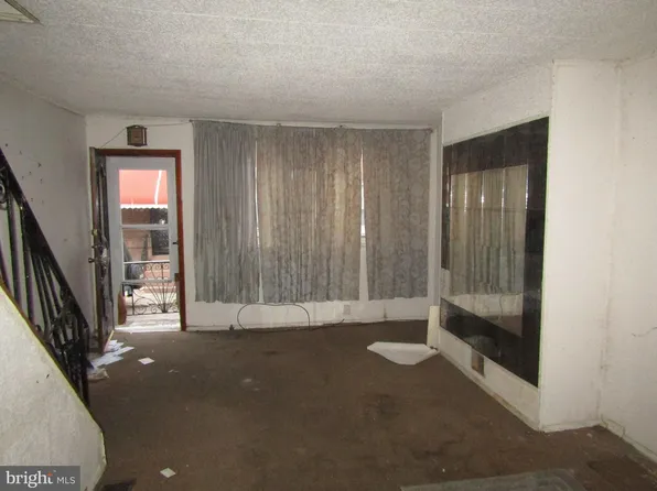 2040 S Norwood St, Philadelphia, PA 19145