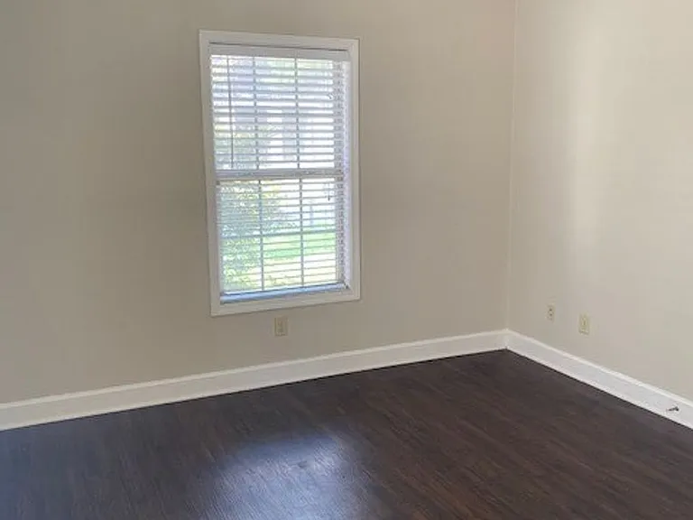 405 Meador Dr — Photo 12