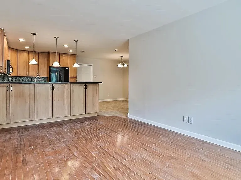 1524 Gorham St #209 — Photo 6