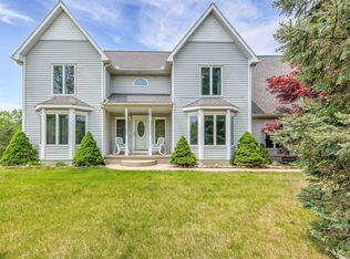 128 Deer Ridge Ln, Brooklyn, MI 49230