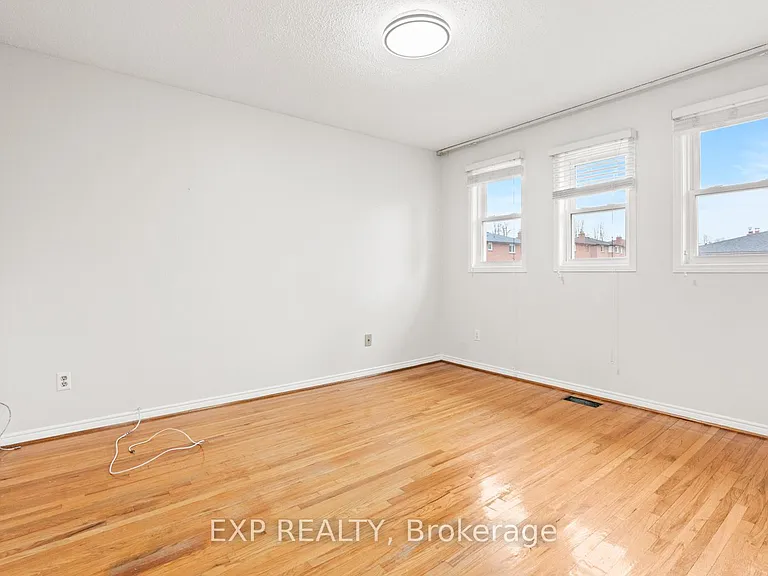 61 Dundee Cres #MAIN — Photo 31