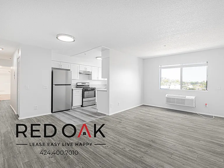5200 Oakland St #210 — Photo 1