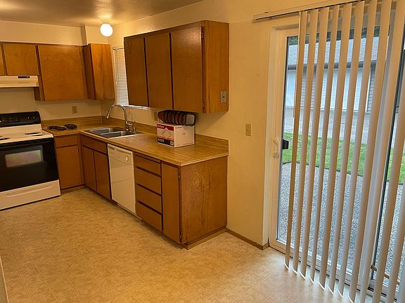 3rd image of 12915 109th Avenue Ct E
