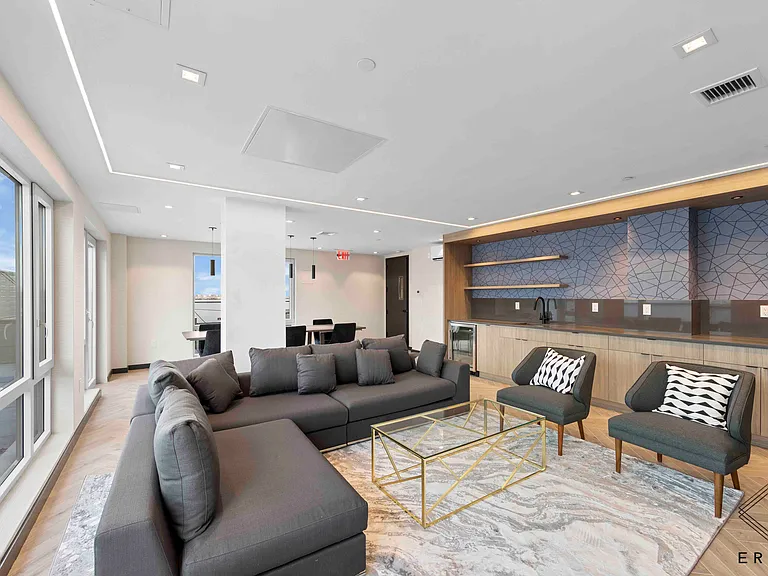 335 Linden Blvd #4D — Photo 28