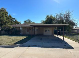 816 NW 7th St, Moore, OK 73160