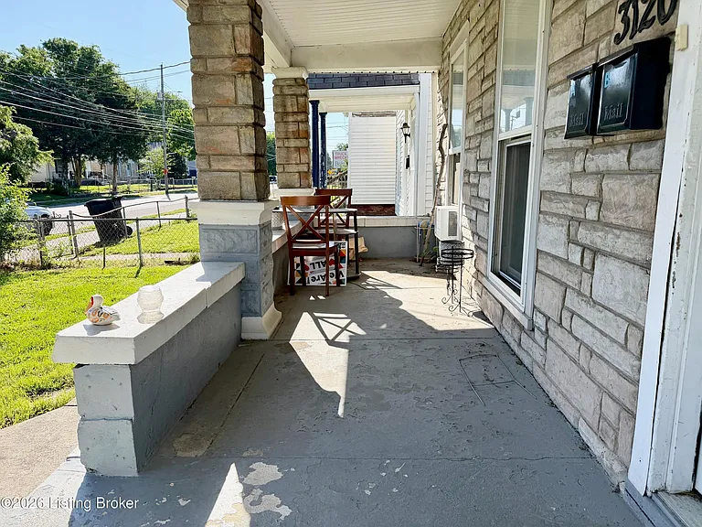 3120 Bank St #B — Photo 8