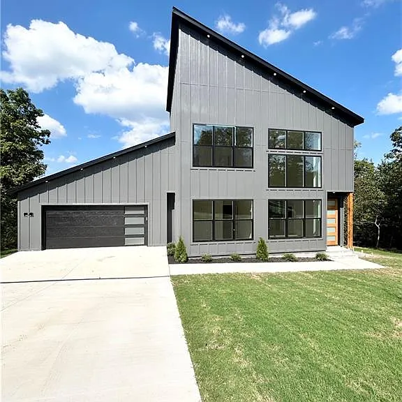 32 Copinsay Dr — Photo 2