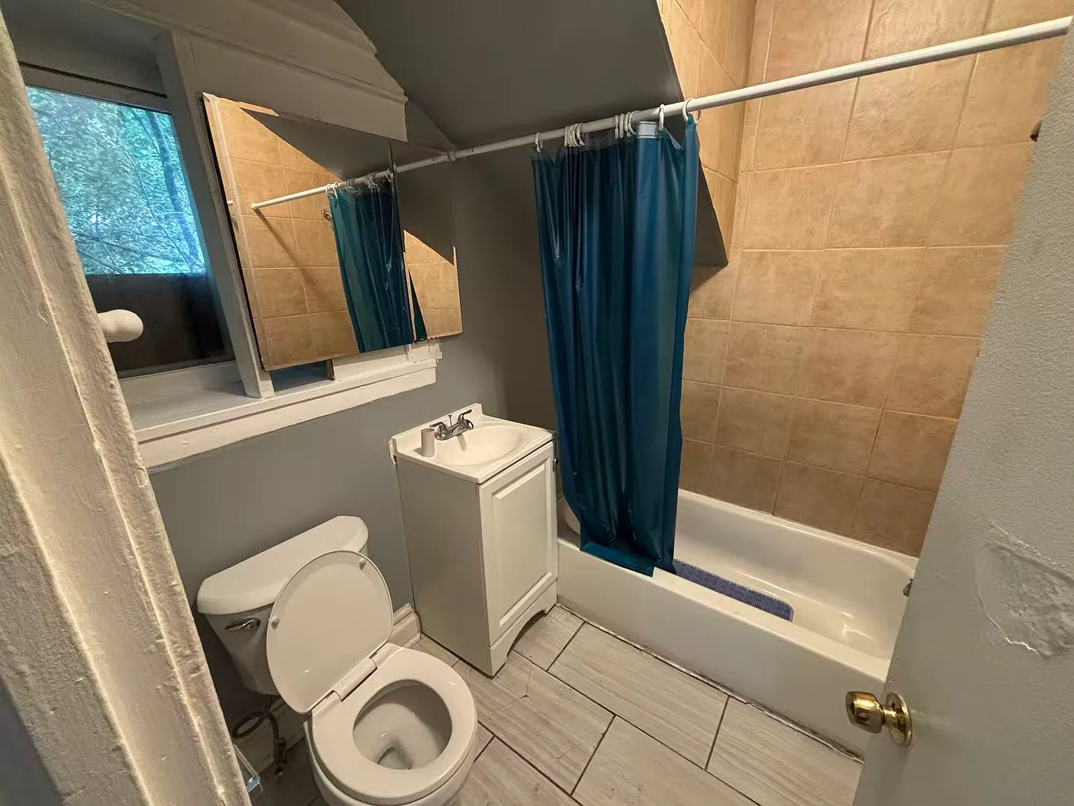 2 bed, 1200 sqft, $1,200 — Photo 3