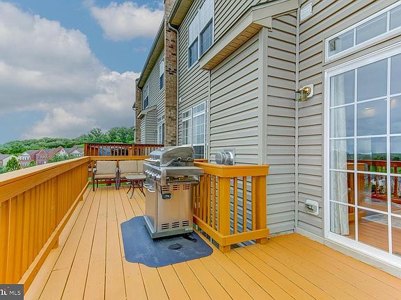 4th image of 3187 Woods Edge Dr