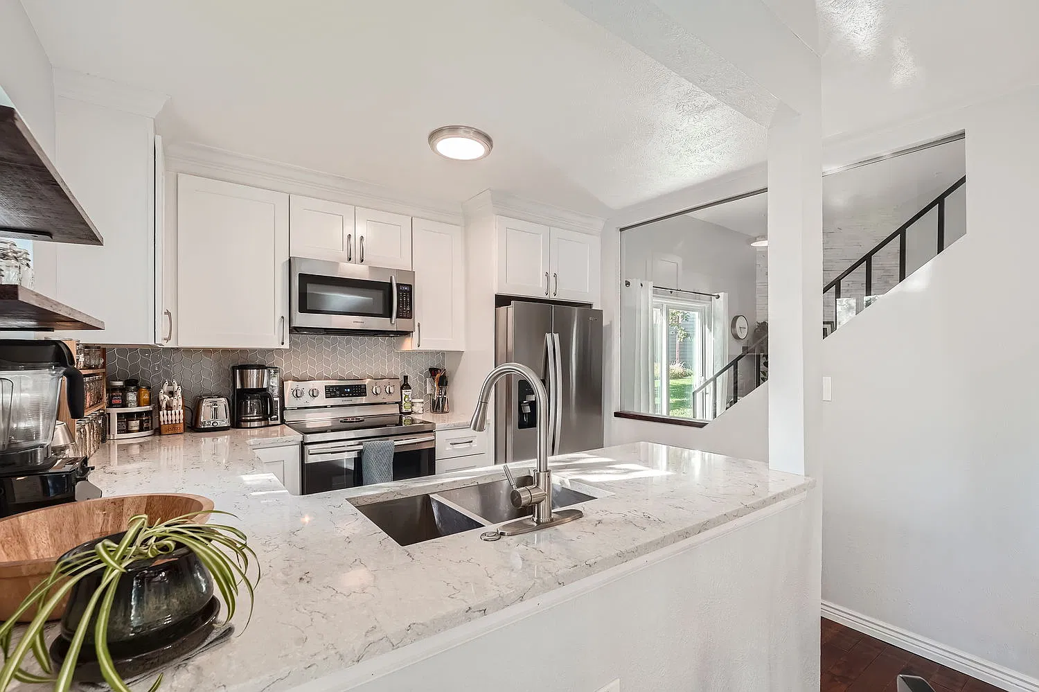 3740 Iris Ave — Photo 4